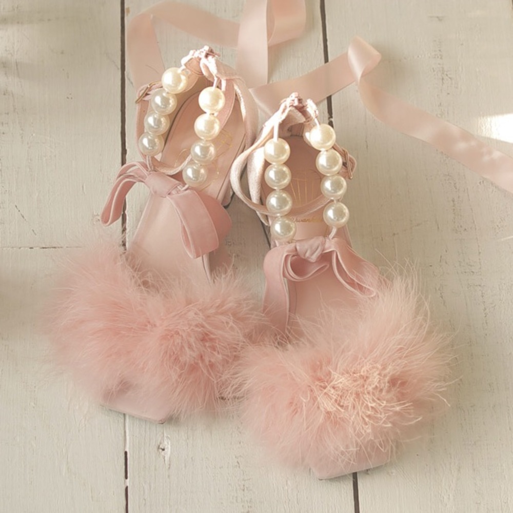 Swankiss feather pearl mule
